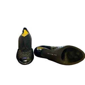 Bandolino heel shoes approximately 2 1/2 inches size 8